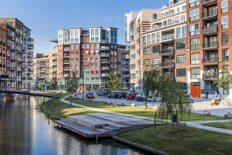 Woonwijk aan het water-1