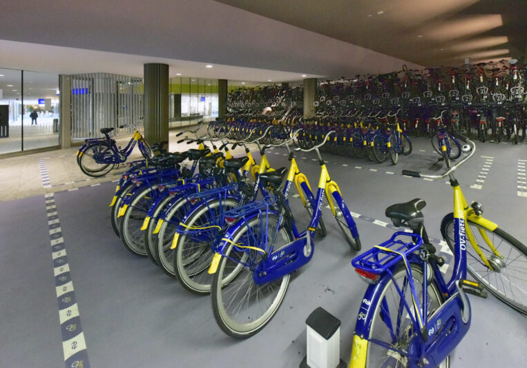 Deelfietsen op station Breda
