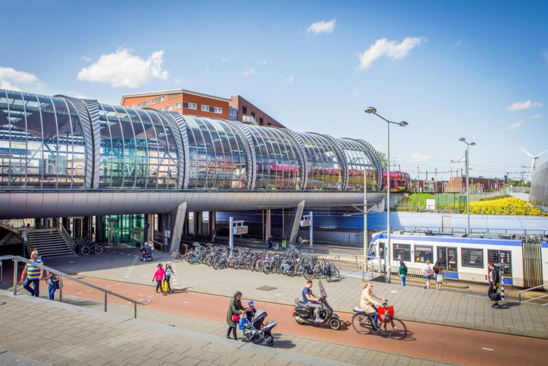 Spoorbrug, tram en fietsers